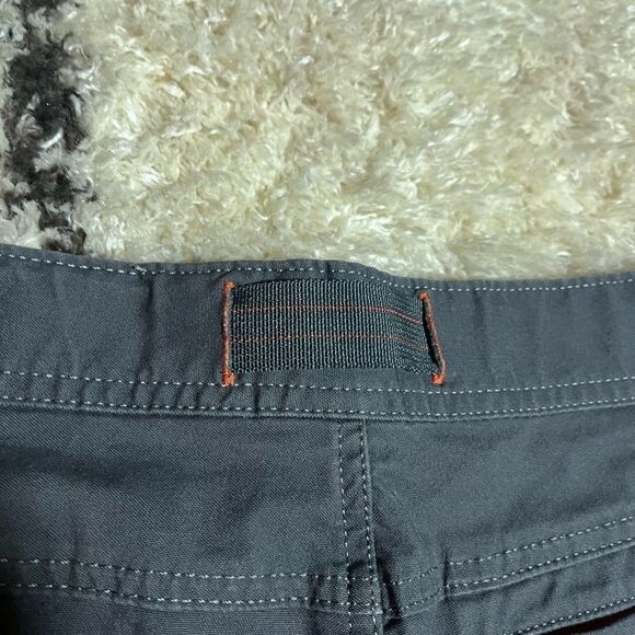 LL Bean Men's Outdoor Active Gray Shorts Size 35W - Picture 4 of 8